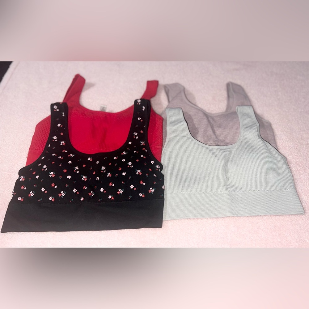 Kohls SO Girls Bras Size Med Set Of 4 Removable Pads Wide Band & Strap Sportsbra